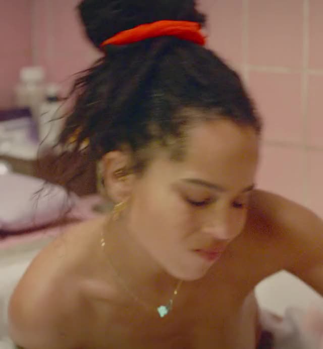 Zoë Kravitz (Zoe Kravitz) Nip Slip - High Fidelity S01E09 [Cropped, Brightened,