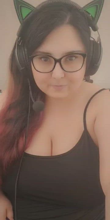 Do you like gamer girls?