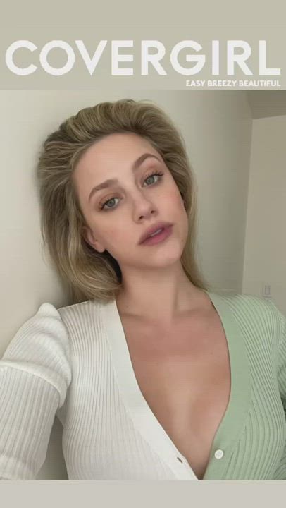 Lili Reinhart gif