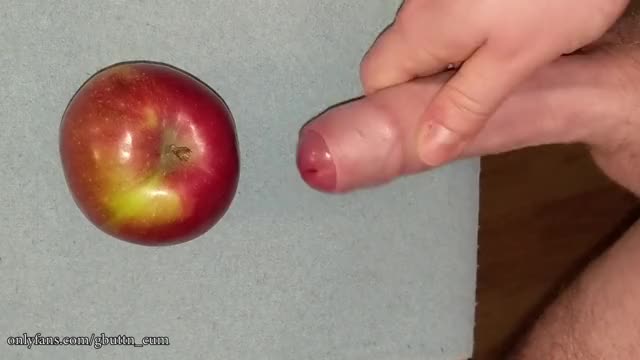 Someone asked me to cum on an apple. What do you think about the result ?