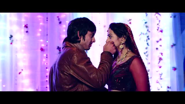 Rakul Preet Singh gets a lot tongue action in Yaariyan