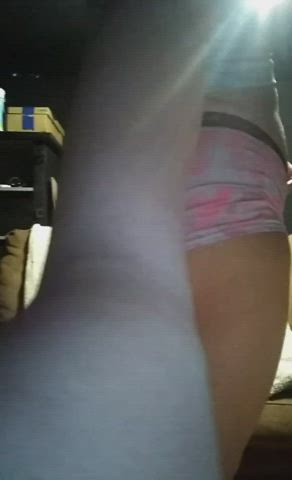 Dm me if you like watching me all dressed up shaking my fat butt for you daddy 😘