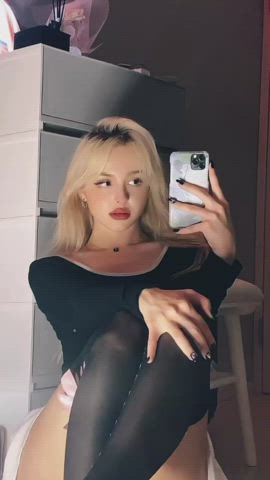 Please spread your legs, Elina 🥵