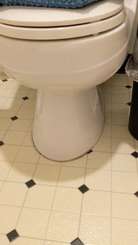 casually peeing my shorts on my bathroom floor