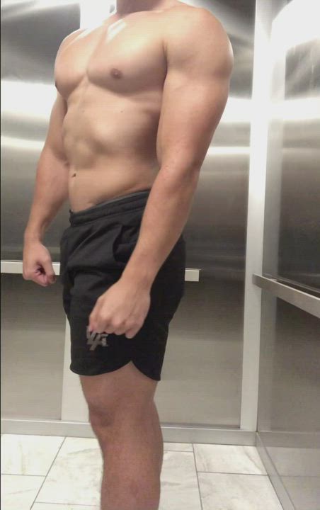 Stripping down on the elevator again 🤫