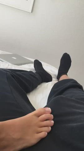 How does my feet look on my boyfriends cock? 😇 19f