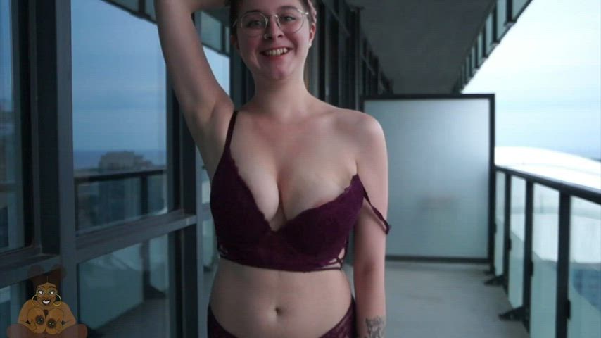 Have you seen my 6-minute tittyfucking tutorial? It's FREE on my sites!