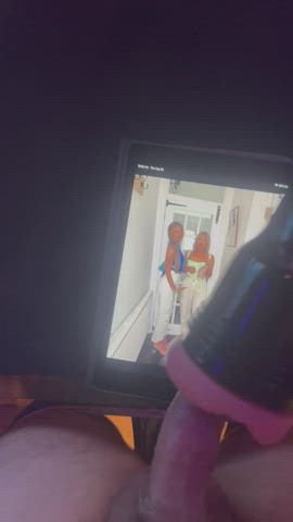 Watch me cum on these cousins