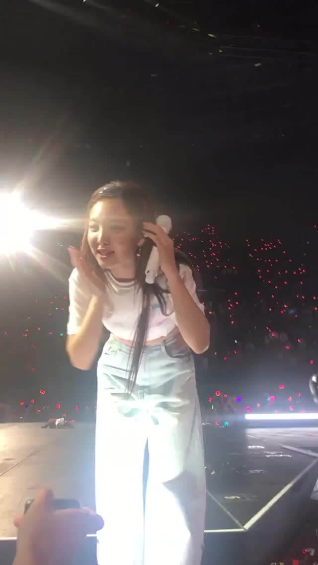 Nayeon so close