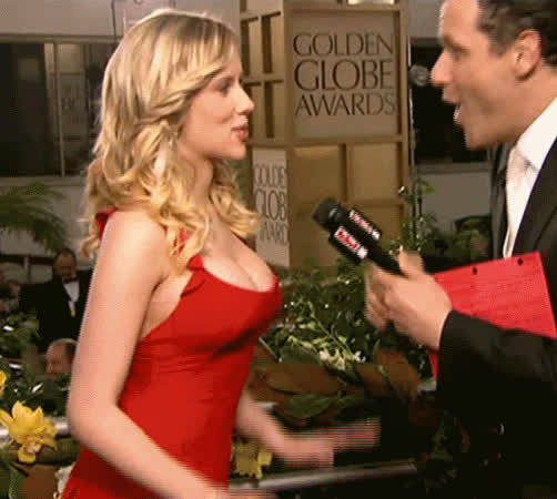 Scarlett Johansson getting her boobs grabbed