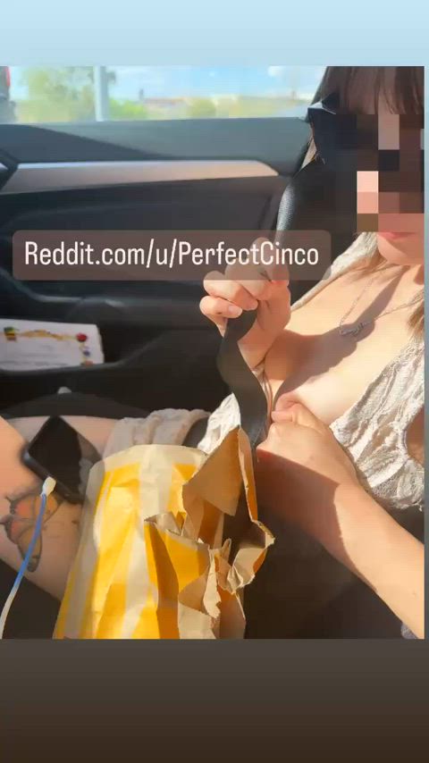 Dared her to masturbate and show some ass while stuck in traffic