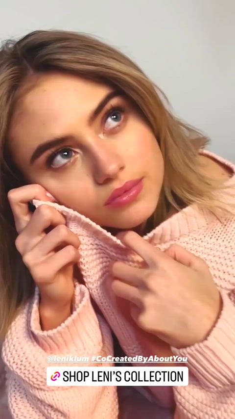 babe non-nude sexy gif