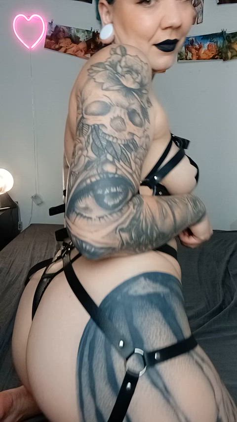 ass ass shaking asshole big ass harness tattoo amateur-girls big-asses big-booty-whooty
