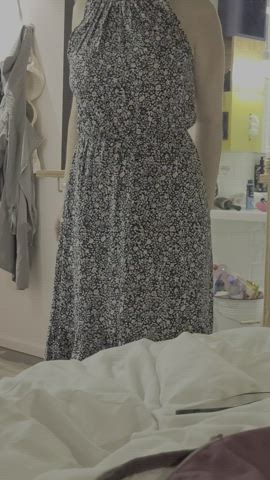 Who wants to see what's under teachers dress? [f]