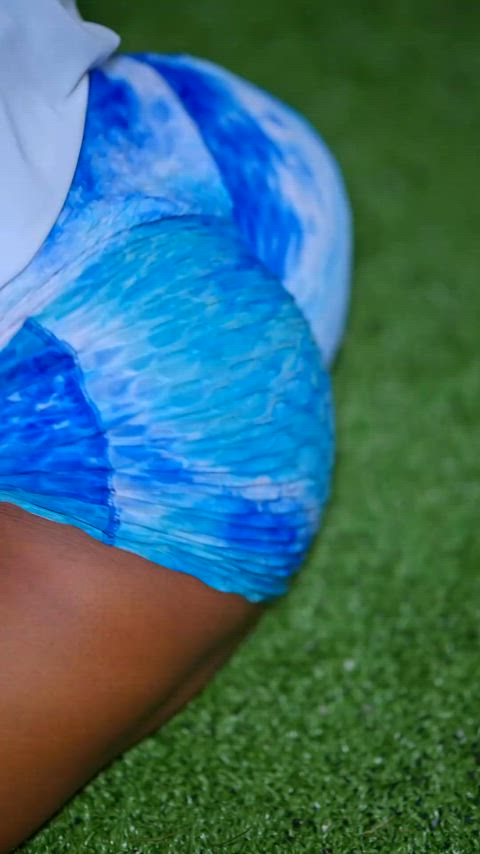 ebony shorts twerking gif
