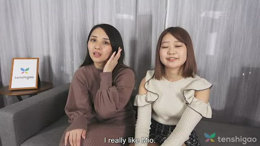 Horny lounge girls, Mio Yoshikawa and Asuka Suzumura in a lesbian show