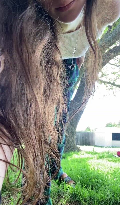 amateur brunette exposed pee peeing piss pissing piss-sluts public-nudity public-urination