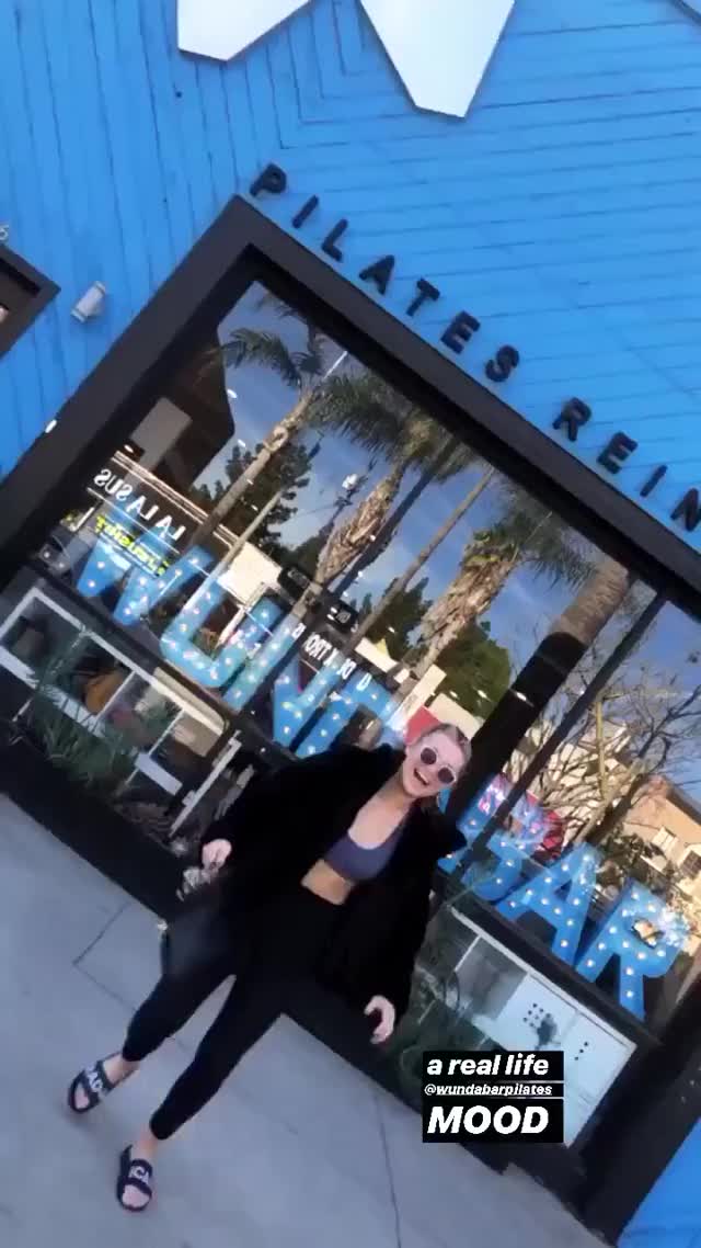 olivia holt story 22336880560117