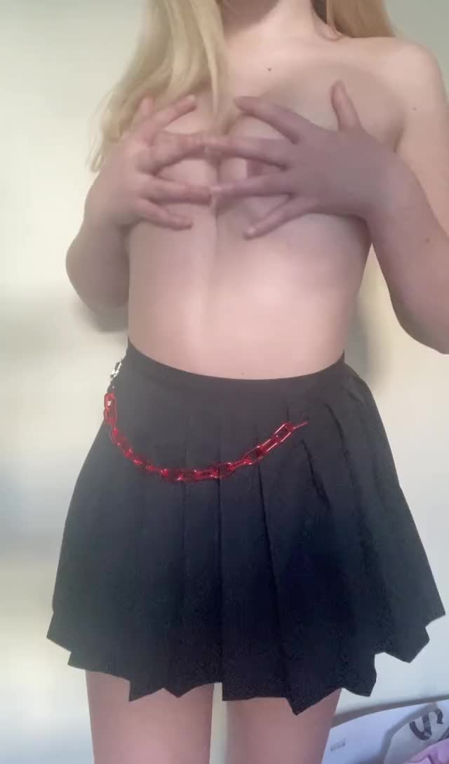 Really hoping you like little teens with little boobs?? [19] [F]