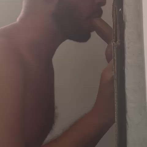 Who else likes a little spit at the gloryhole?