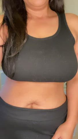 Something told me you wanted to see some brown titties drop today