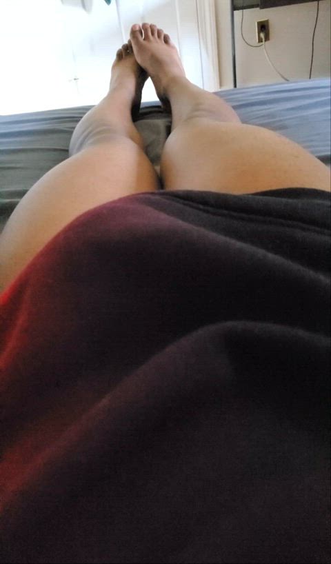 Kiss my feet while I touch myself baby…