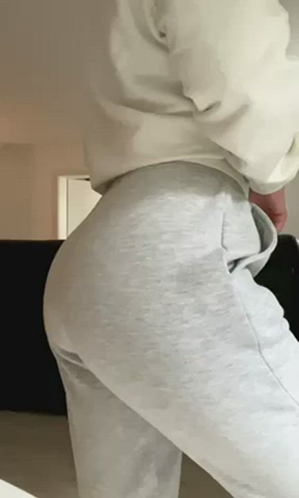 Ass Jiggling Russian gif