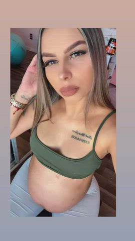 Who Loves This Milf 😫💦💦