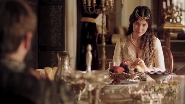 Hatice Sultan eating - Muhteşem Yüzyıl 73.Bölüm