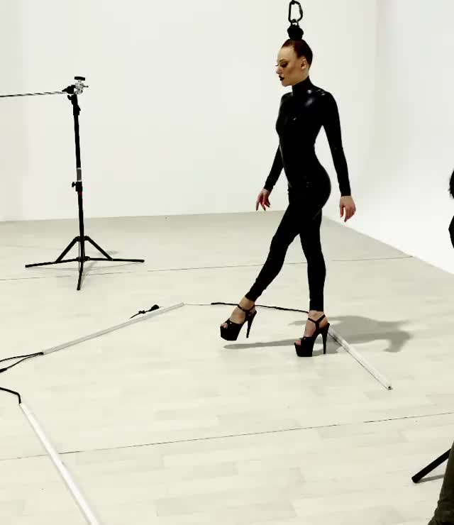 Penelope Elena backstage