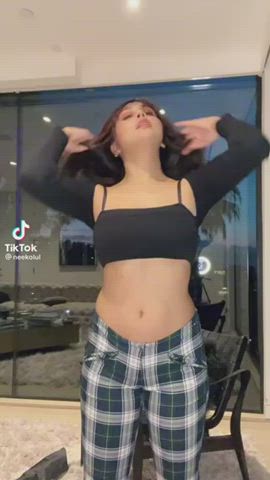 Neekolul flaunting it