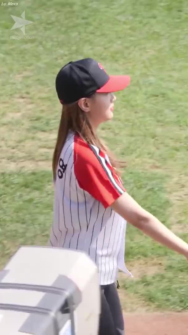 APINK Hayoung 180923 1