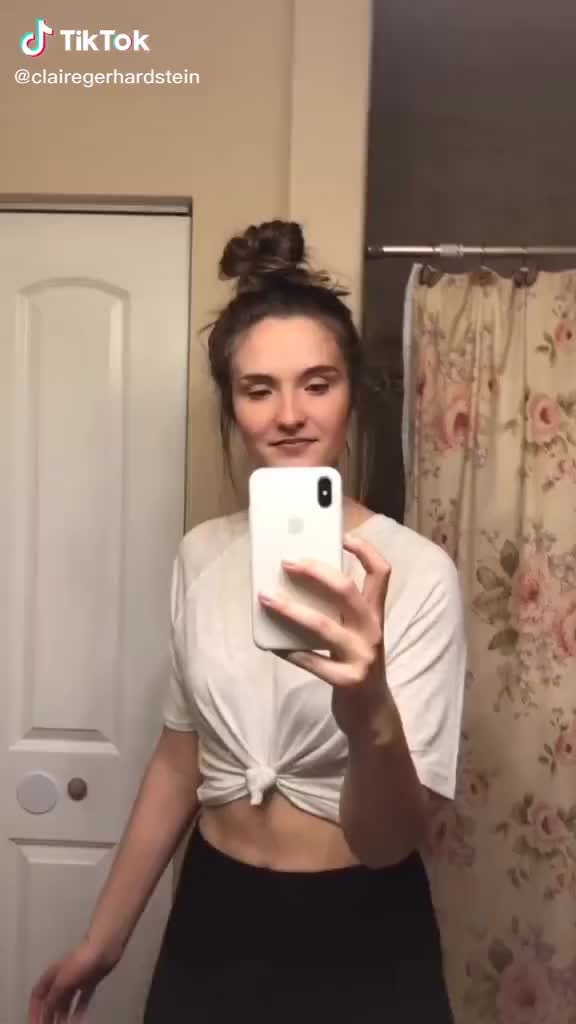 Claire Gerhardstein - "flip a switch" on Tik Tok with her sister Faith