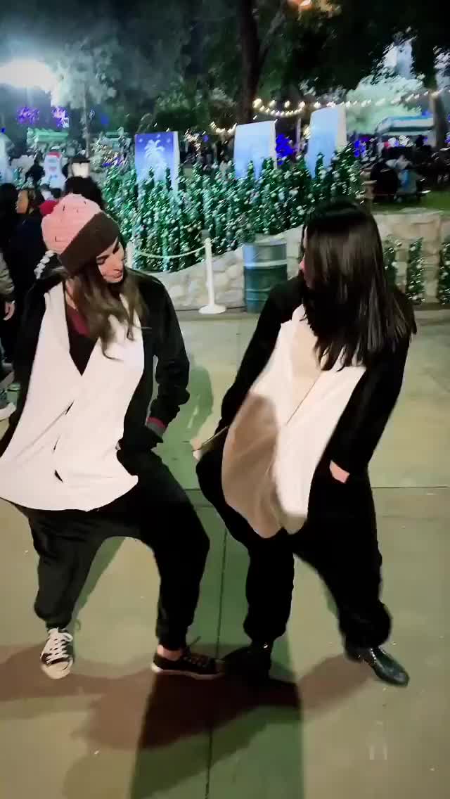 jessicalowndes 2018 12 08 00 31 48