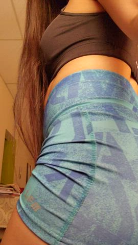 brunette giantess onlyfans gif