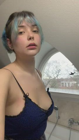 Me and my bouncy titties are wishing you a good day??