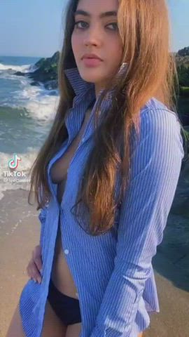 Sideboob Teen TikTok gif