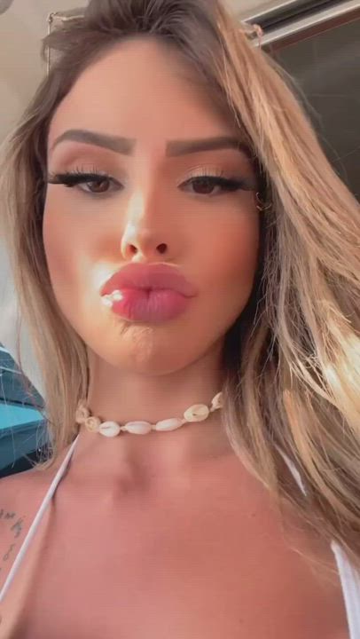 Blonde Brazilian Lips gif
