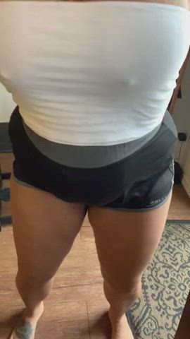 Trying to hype myself up for a new week 😅…my tits get an A+ for enthusiasm 💯