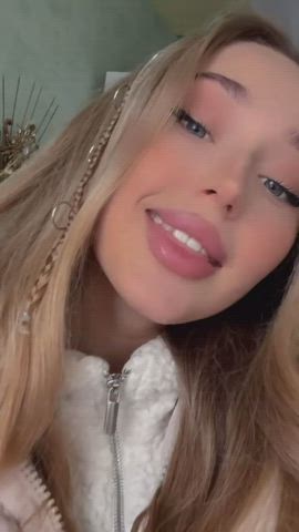😱😱😱DADDY what kind of NAUGHTY😈 things u wanna do to my cute mouth?👅💦💦