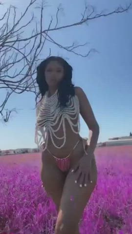 African American Pretty Thick gif