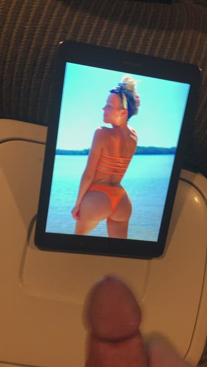 Late night tribute on fat ass!