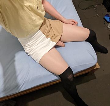 Have bought myself some thigh-highs and a skirt. I hope you like it ?