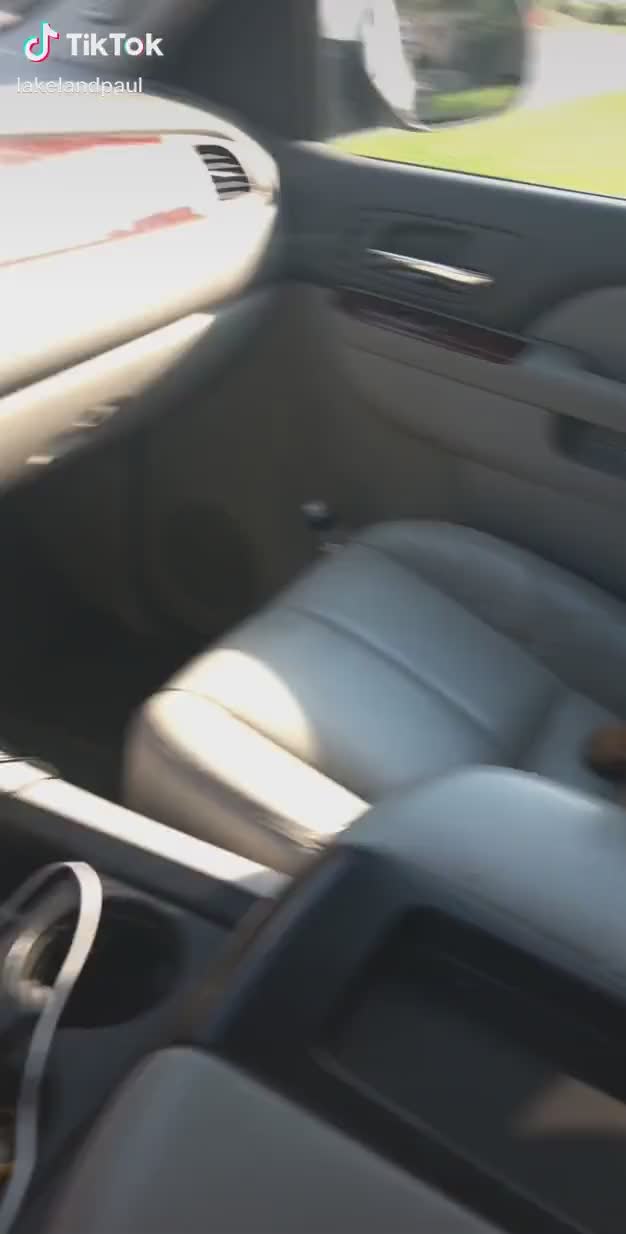 Believe it or not he only barks to this song ?