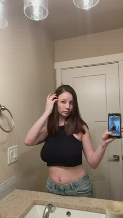 Don’t blink or 👀 you will miss it 👅