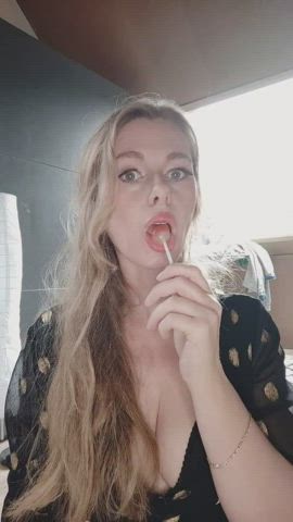 Cute Lips MILF gif