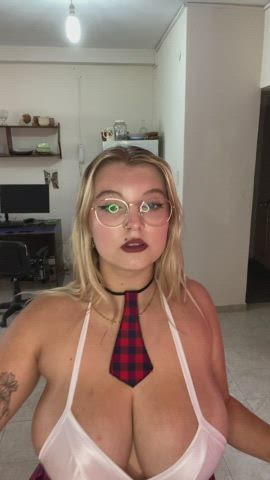 Tell me below everything you would do with my tits 🥵🔥
