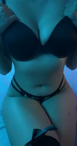 Quick Titty drop for the boys who’s about to cum 😘