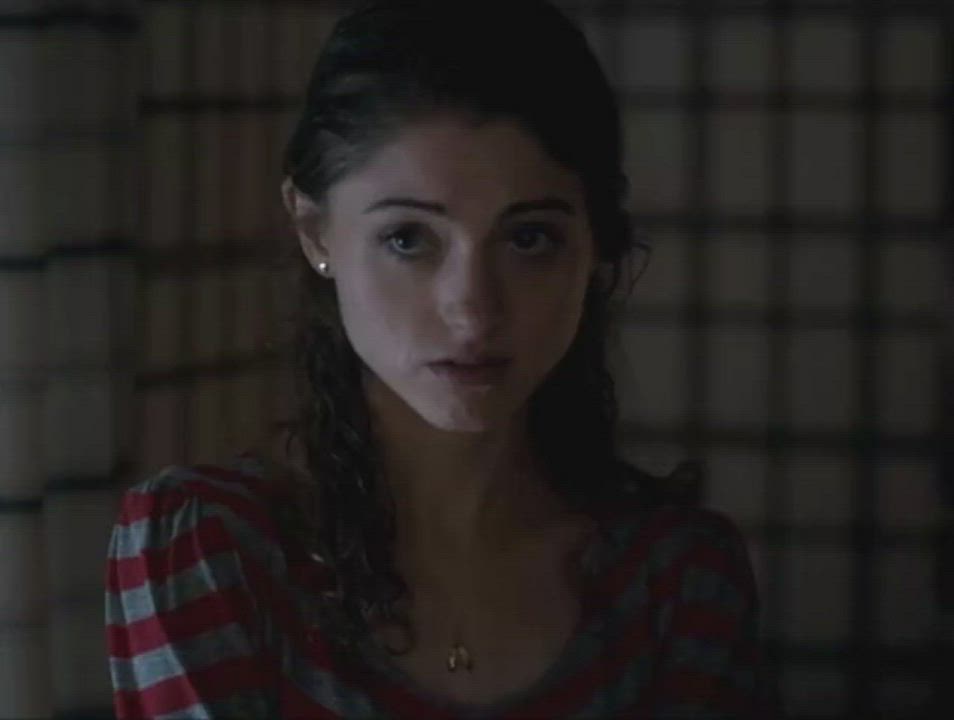 Natalia Dyer is tight. sexy &amp; looks great stripping to her underwear