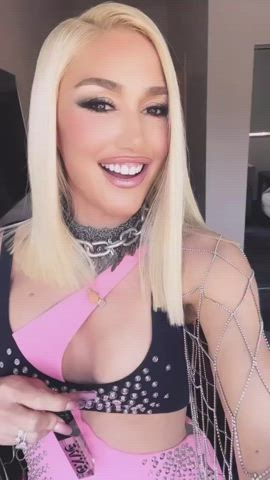 cleavage gwen stefani natural tits gif